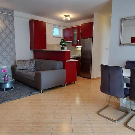 Amulett Suite Apartment ไฮจ์ดุสโซบอสโล ภายนอก รูปภาพ