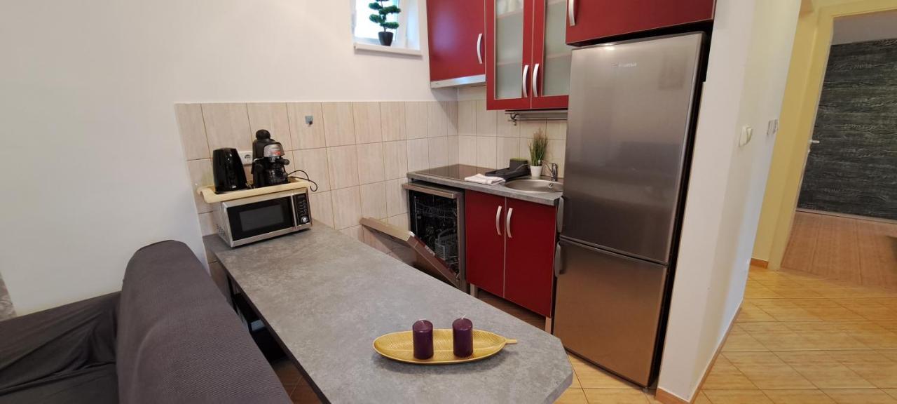 Amulett Suite Apartment ไฮจ์ดุสโซบอสโล ภายนอก รูปภาพ
