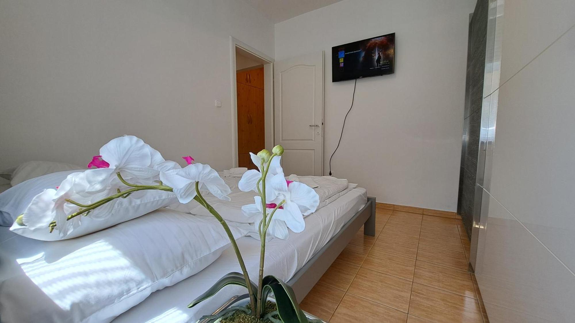 Amulett Suite Apartment ไฮจ์ดุสโซบอสโล ภายนอก รูปภาพ